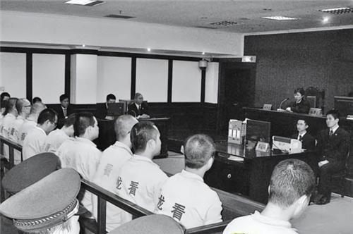 08年深圳"舞王"火灾百余人伤亡,惊动黄华华连夜赶赴现场处置