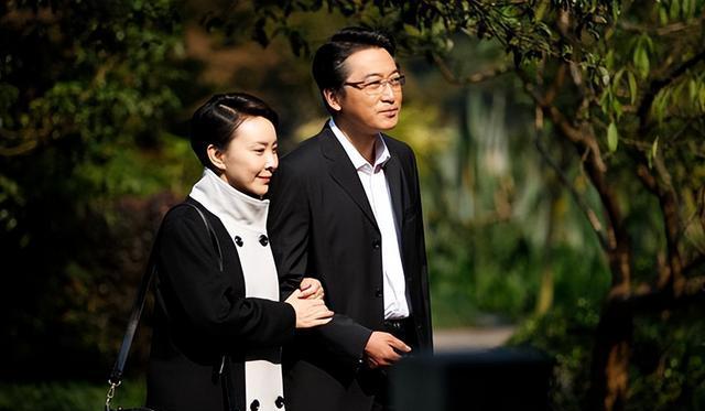 与张嘉译是戏里夫妻,老公是圈外人,刘威葳如今怎么样了?