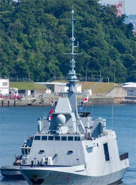 366型淘汰,055型驱逐舰采用综合一体化桅杆设计,集成新一代雷达