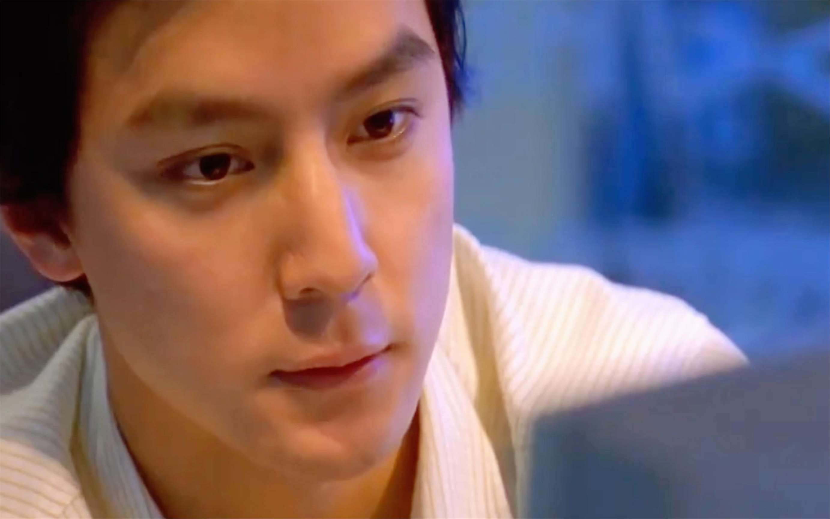 同样自然老去,49岁吴彦祖和50岁冯德伦同框,才明白保养的重要性