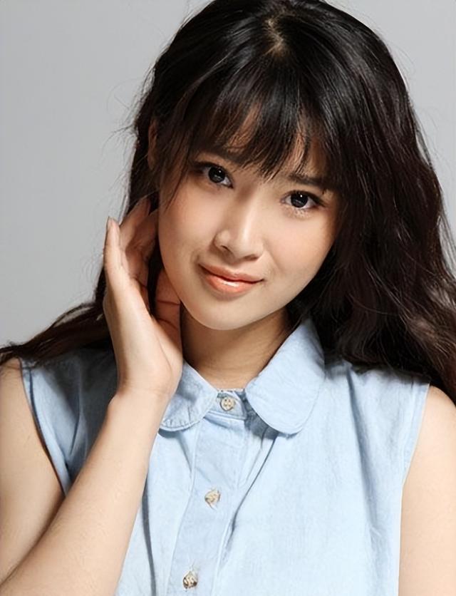 演员奚望:在继父刘之冰支持下离婚后,带着女儿的她,现在怎样了