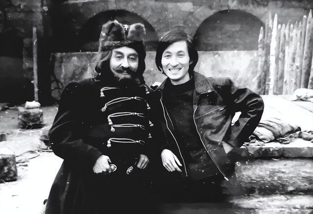 配音大咖邱岳峰:第三次自杀后离世,58岁的人生太悲情