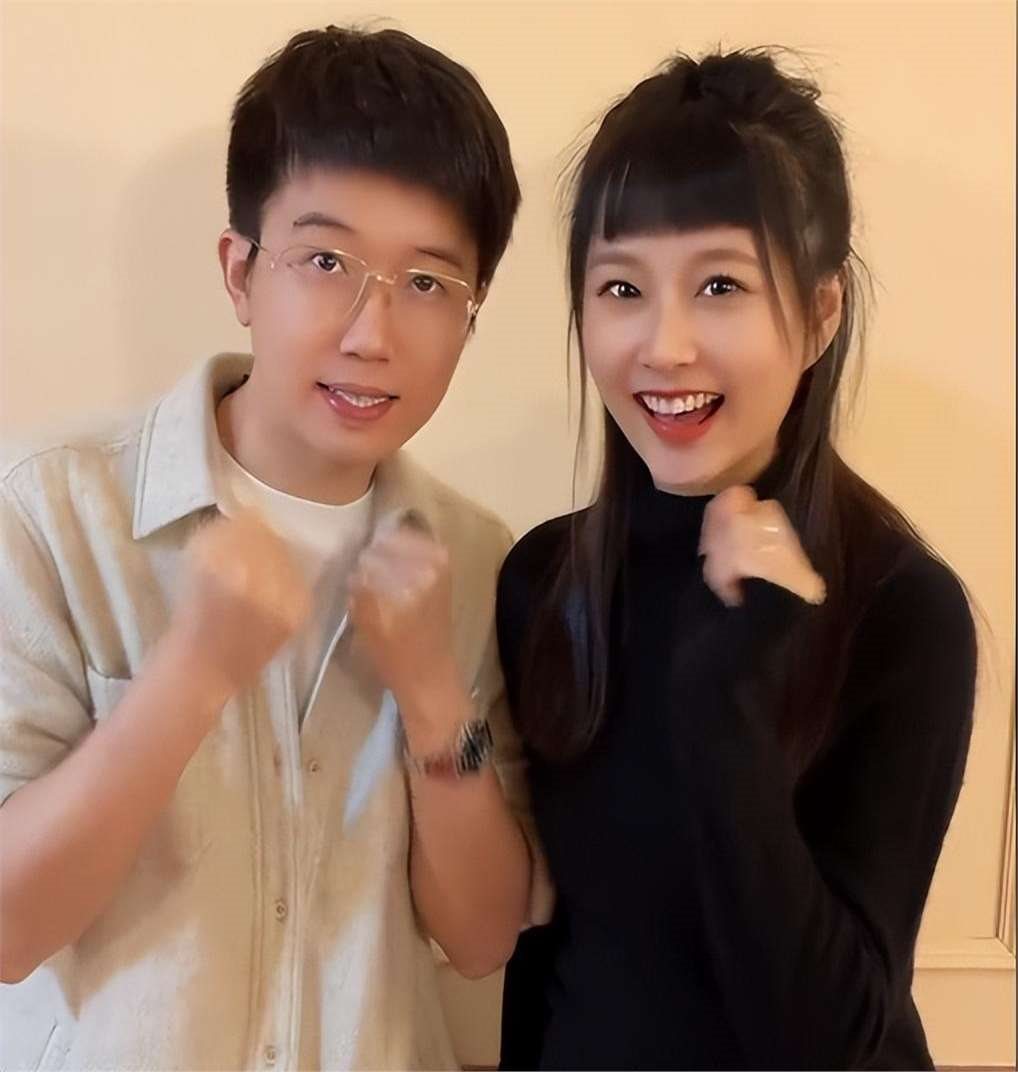"最美车模"苏宁回应婚变!证实已经分居,公婆游玩不管不顾