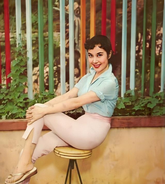 乱世佳人李丽华:首位打入好莱坞的中国姐姐,成龙叫了她50年妈妈