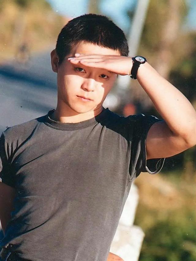 高原:父亲是知名演员,前夫是著名歌手,离婚后和女儿相依为命