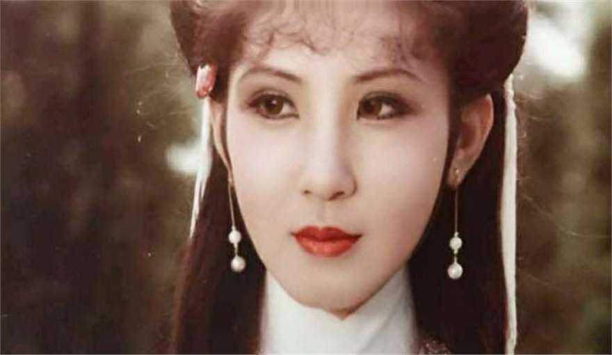 西门大妈杨钧钧自封绝世美女,孟飞成专属男主,焦恩俊无辜背锅