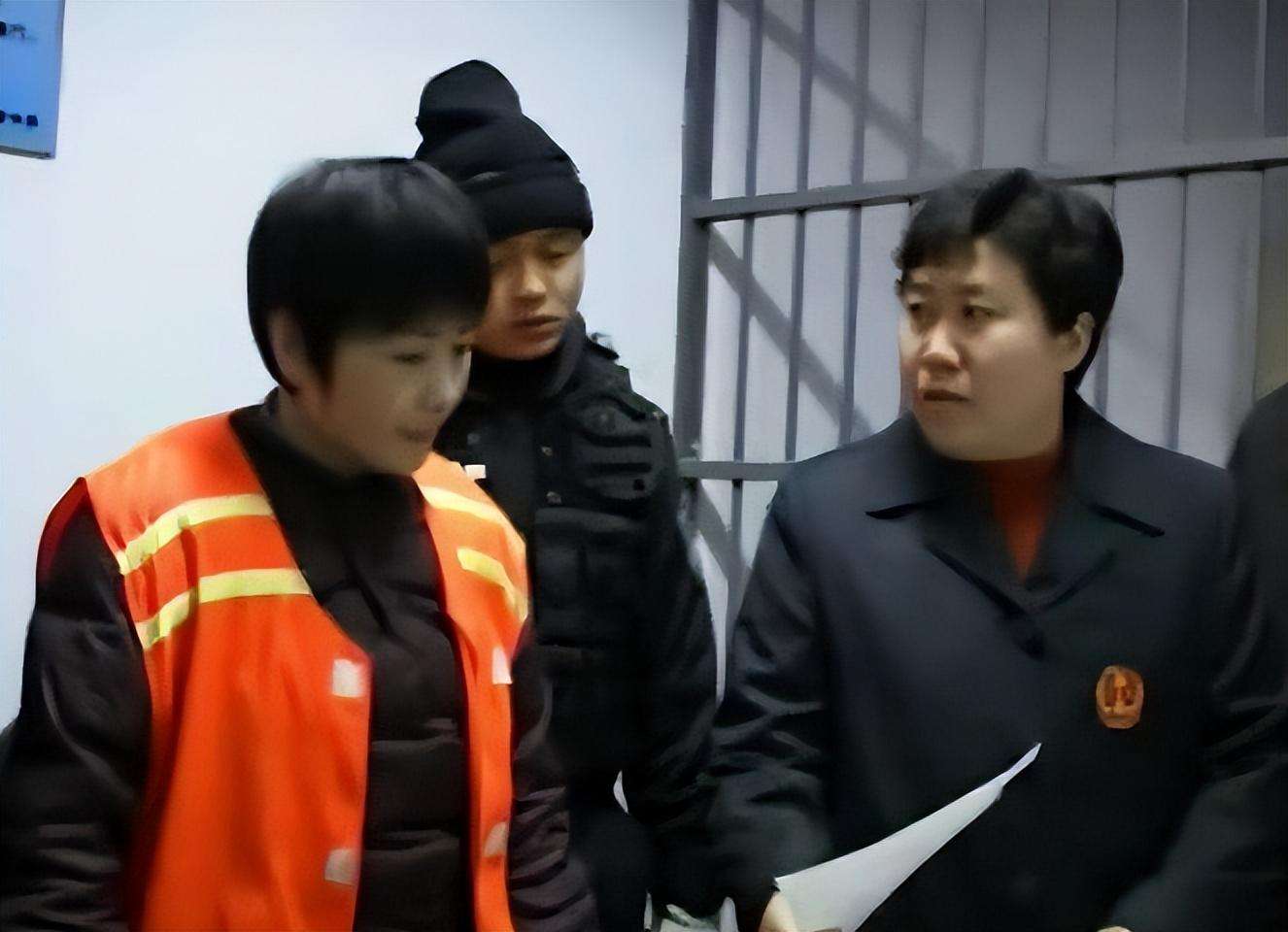 2005年,河南王瑞瑞被执行死刑,临刑前面对镜头,直言不后悔