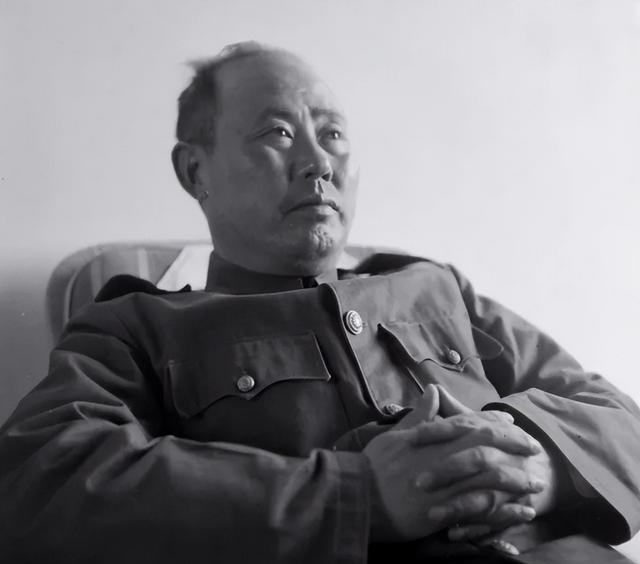 傅作义当水利部长被贬低刁难,周总理:水利部的事他不批示,无效