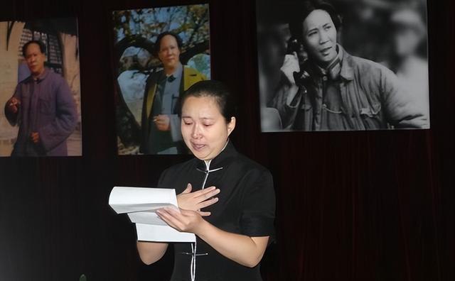 2005年古月去世后,追悼会上挽联长达6米,300名广州市民自发送行