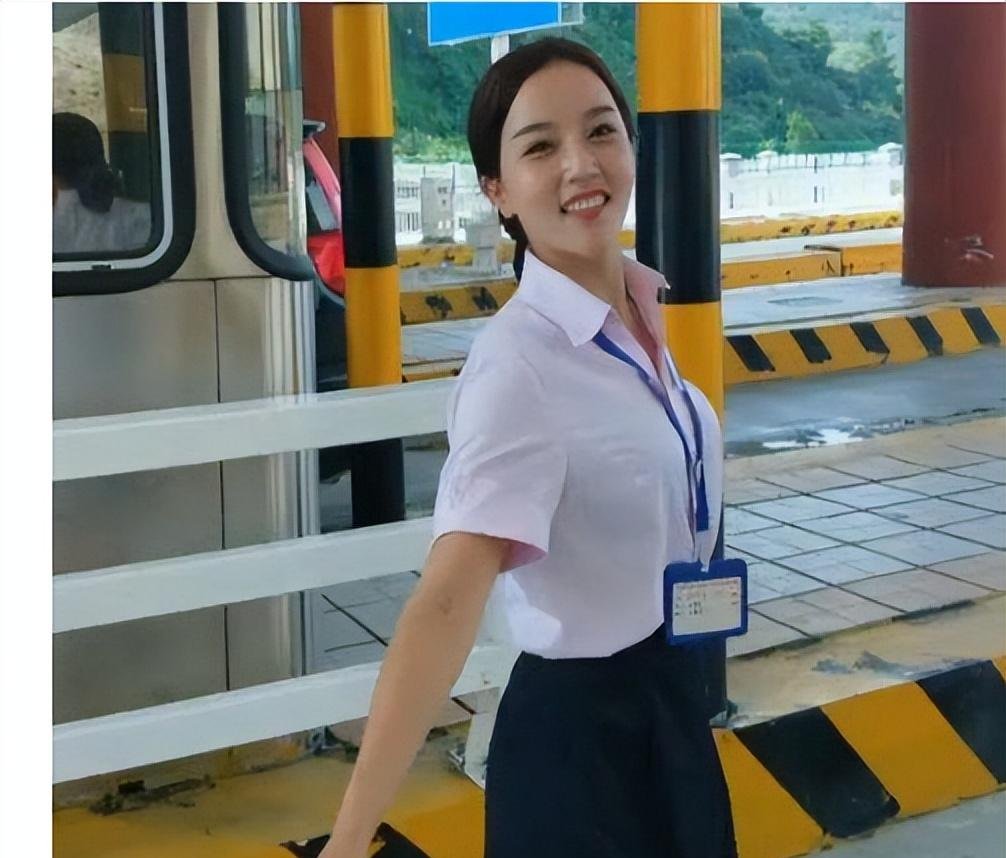 彭莉琴:高速收费员爆红后仍坚守岗位,粉丝一天经过4次只为见她