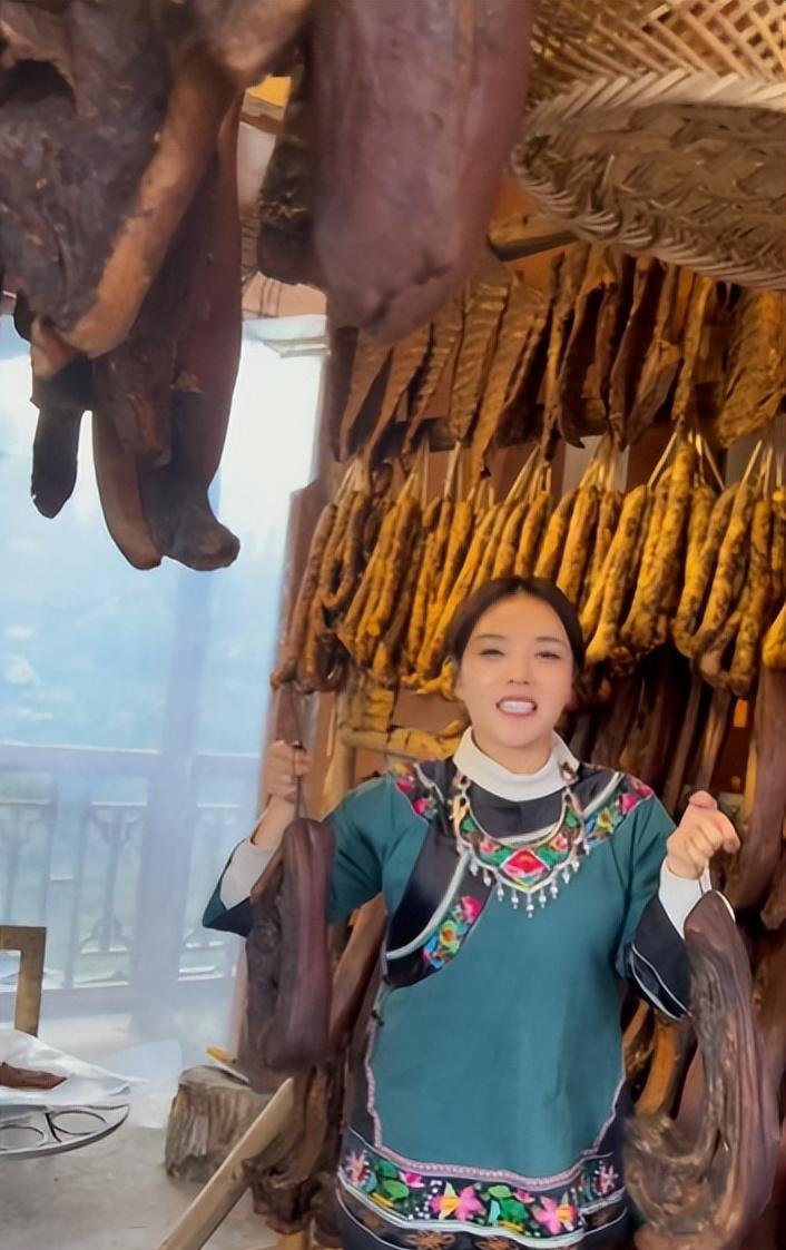 彭莉琴:高速收费员爆红后仍坚守岗位,粉丝一天经过4次只为见她