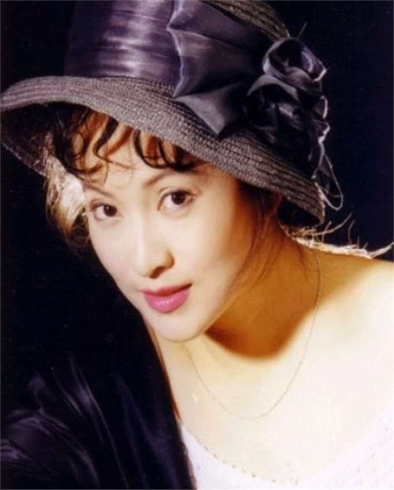 80年代挂历女神李勇勇:昔日红极一时,今朝淡然沉静