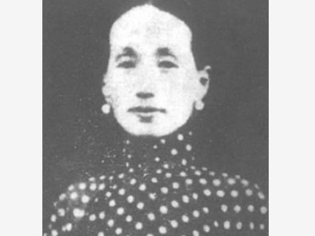 因偷偷和表哥约会,杜月笙怒扇她巴掌,沈月英:凭什么我要守活寡