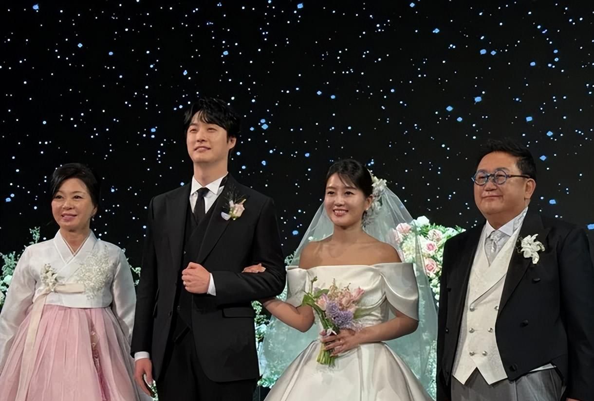 韩星元赫和李秀敏,结婚5个月怀孕,老父亲高兴坏了,喜极而泣