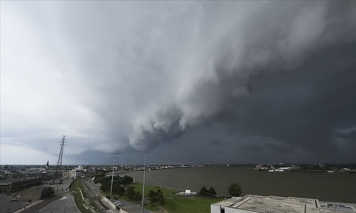 贝碧嘉风眼大开,逼近上海,75年来最强台风要来了,小心!