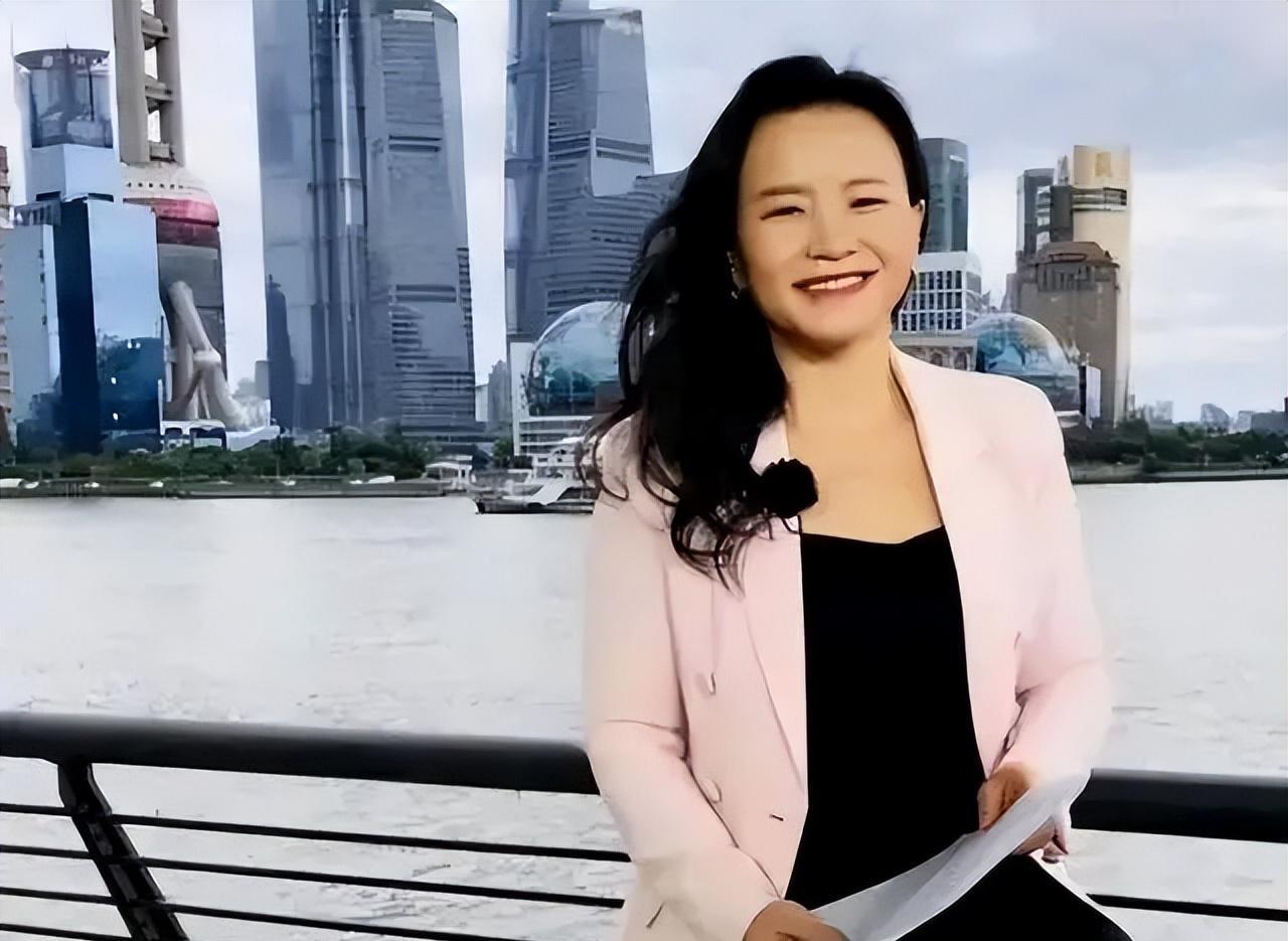 中央电视台女播音员间谍(中央电视台播音员工资待遇)