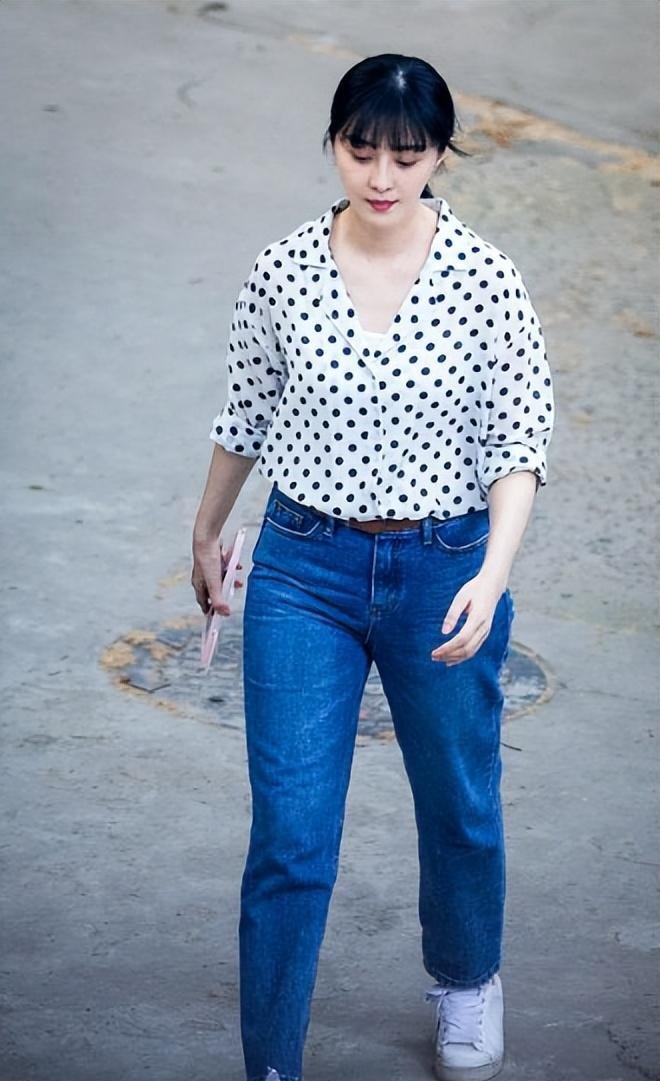 长相貌美如花,却输在"腿太粗"上,这4位女星的腿太不懂事了!