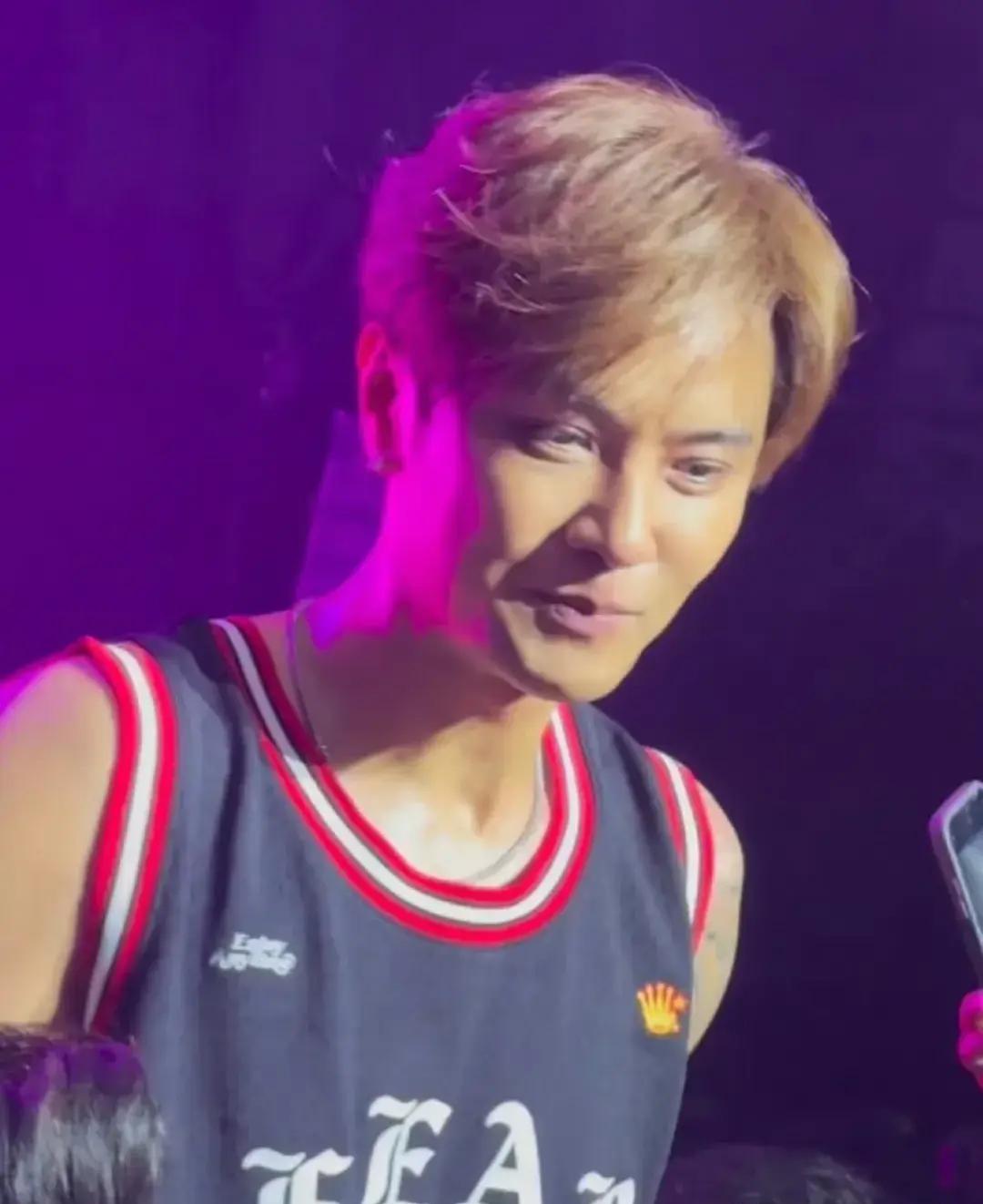 罗志祥现状惊人变化,是什么让他与张信哲撞脸变得如此落魄?