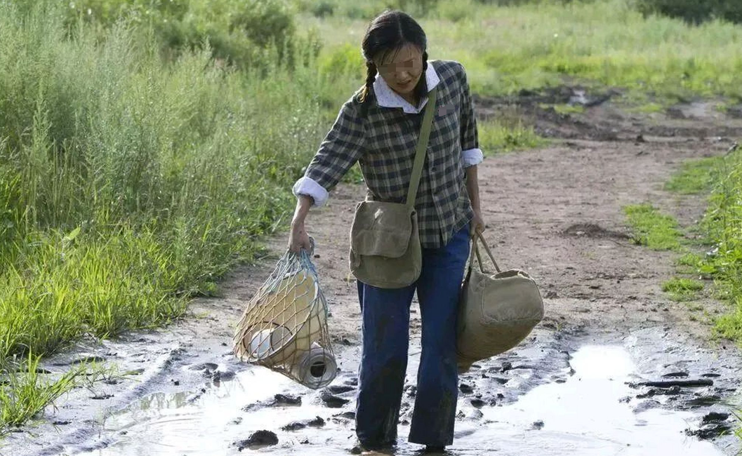 女知青为了返城选择抛夫弃子,不告而别,50年后寻亲却被儿子赶出门