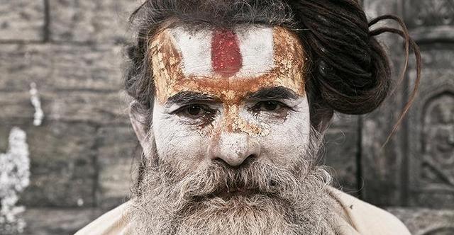 生吃腐尸肉,用头骨当水杯,印度的食人僧到底有多吓人?