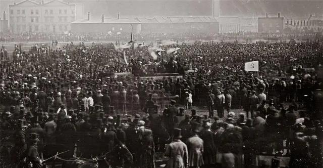 英国宪章运动:上百万人参加运动,却没有武装冲突和流血事件