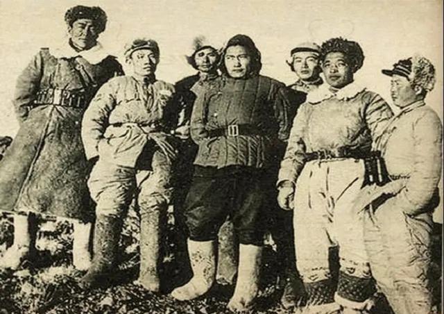 1950年新疆匪首乌斯满叛乱,我军三省联合围剿,他是何结局?
