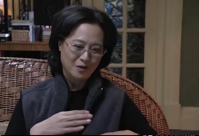 柏寒:55岁成名,57岁离世,她最放心不下的就是31岁的儿子