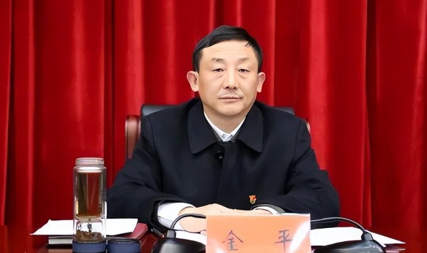 9月19日.河南息县前县委书记金平双开,9年任职背后问题浮现