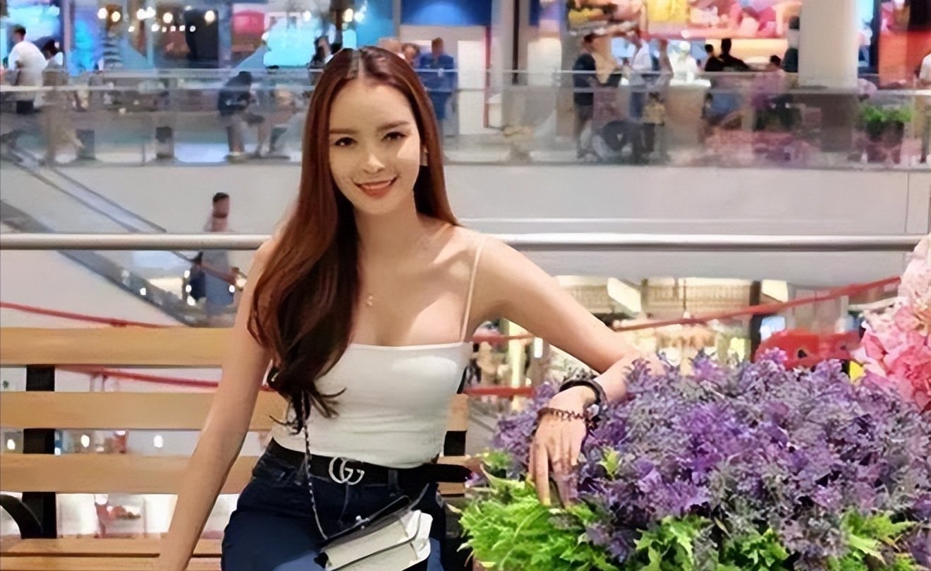 泰国最美人妖皇后妮莎,被中国富商以 500 万娶走,如今状况如何