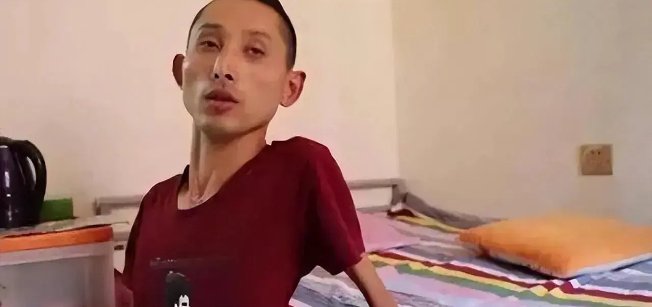 山东小伙挑战渐冻症,立志征服五岳,意外收获美满婚姻