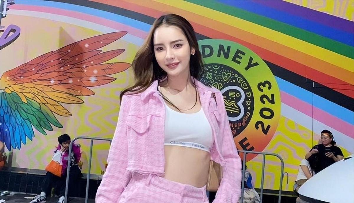 泰国最美"人妖皇后"妮莎,被我国富商花500万娶回家,如今怎样