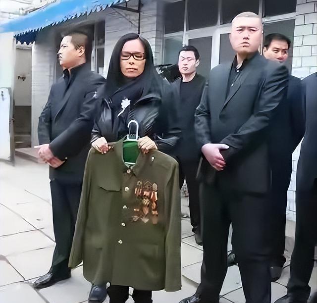 韦唯自作自受:残忍抛弃付笛声,爱上已婚侯耀文,远嫁国外被家暴