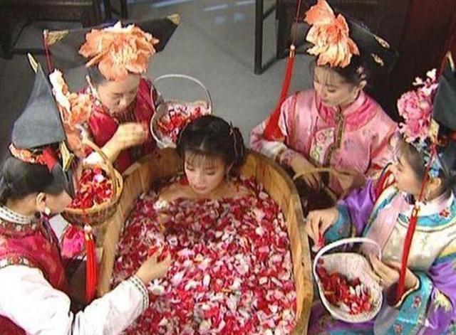 慈禧起床后被宫女看了一眼,就将其处死?这宫女看到了什么?