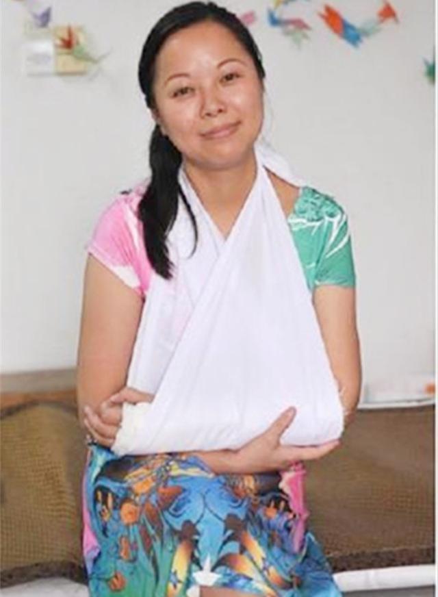 2011年,"最美妈妈"吴菊萍接住坠楼女孩,如今她们两家怎么样了