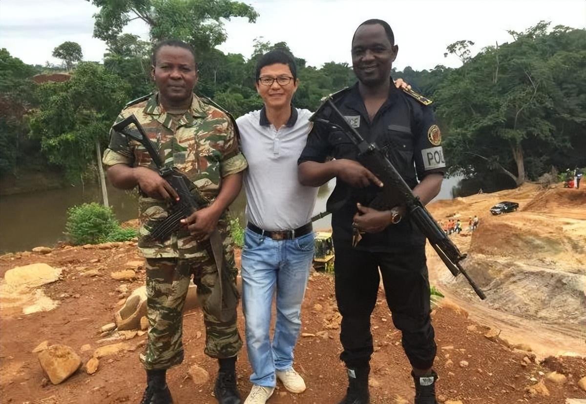 中国小伙在非洲担任酋长,回国后为中非友谊出力,成就非凡人生
