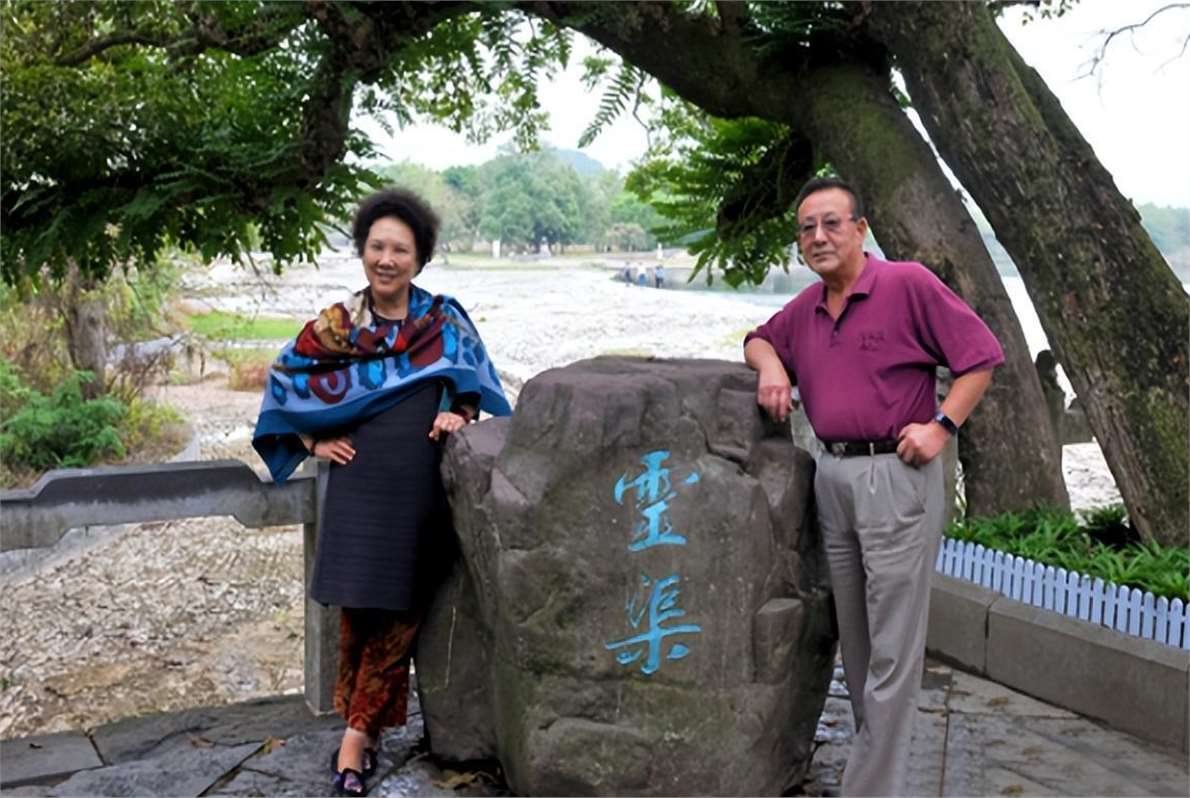 著名歌唱家王秀芬:痛失挚友程志,与大5岁播音员丈夫相爱一生