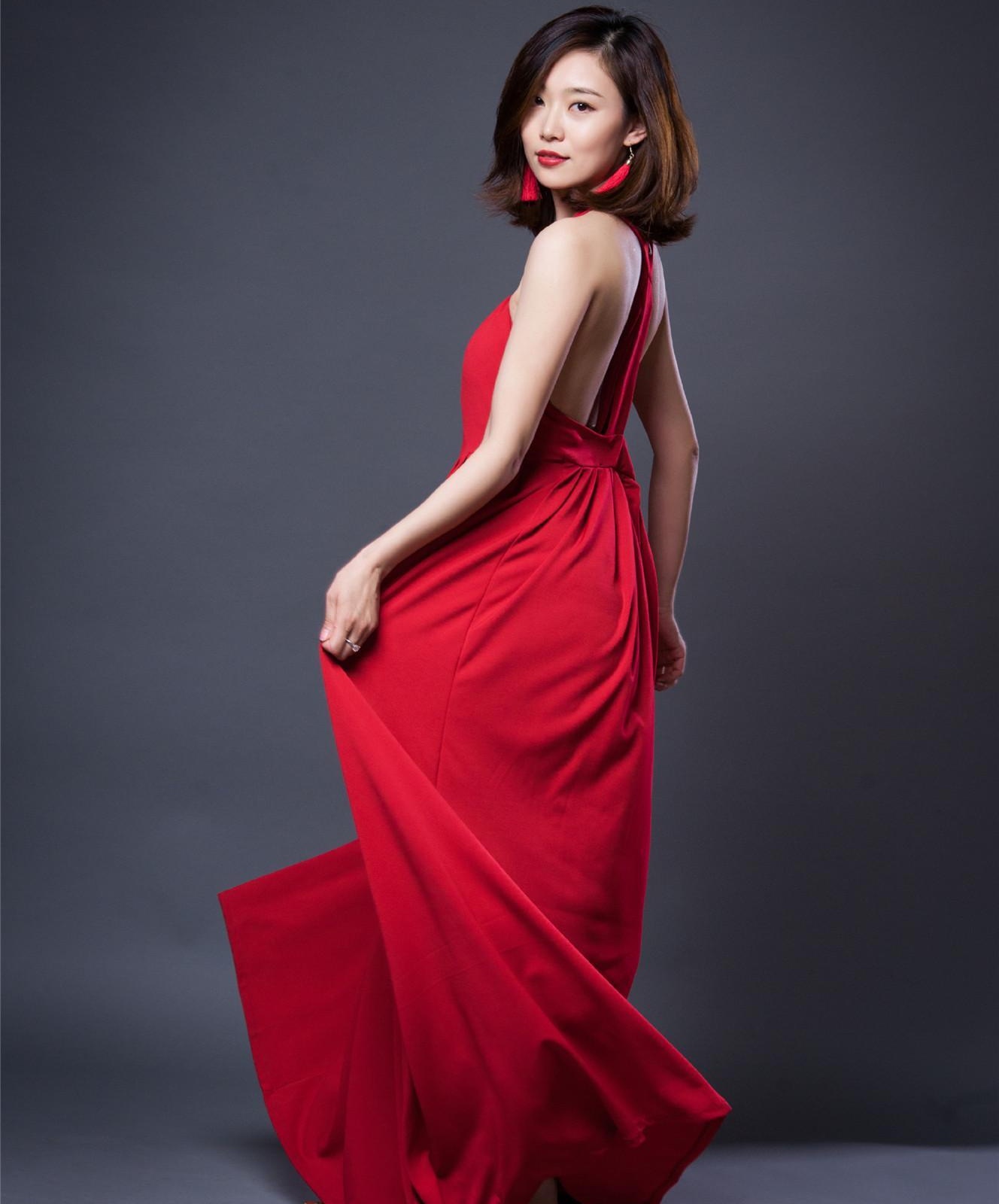 央视主持人李七月缘何失宠,背后究竟有何隐情?