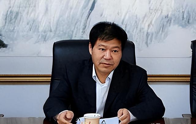 "蓝翔校长"荣兰祥:争夺财产跨省打岳父,把三个女儿送监狱