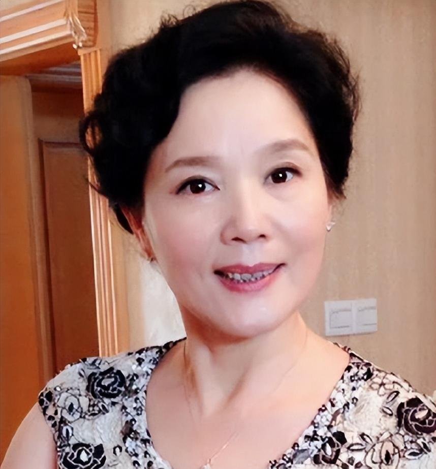 90年代火遍全国的杨青:前夫是一名军人,女儿现在是知名演员