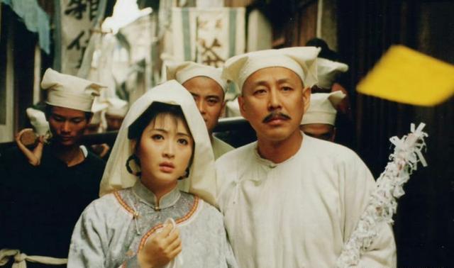 突然看到越剧第一美女颜佳的剧照,才明白戏曲界不缺大美人