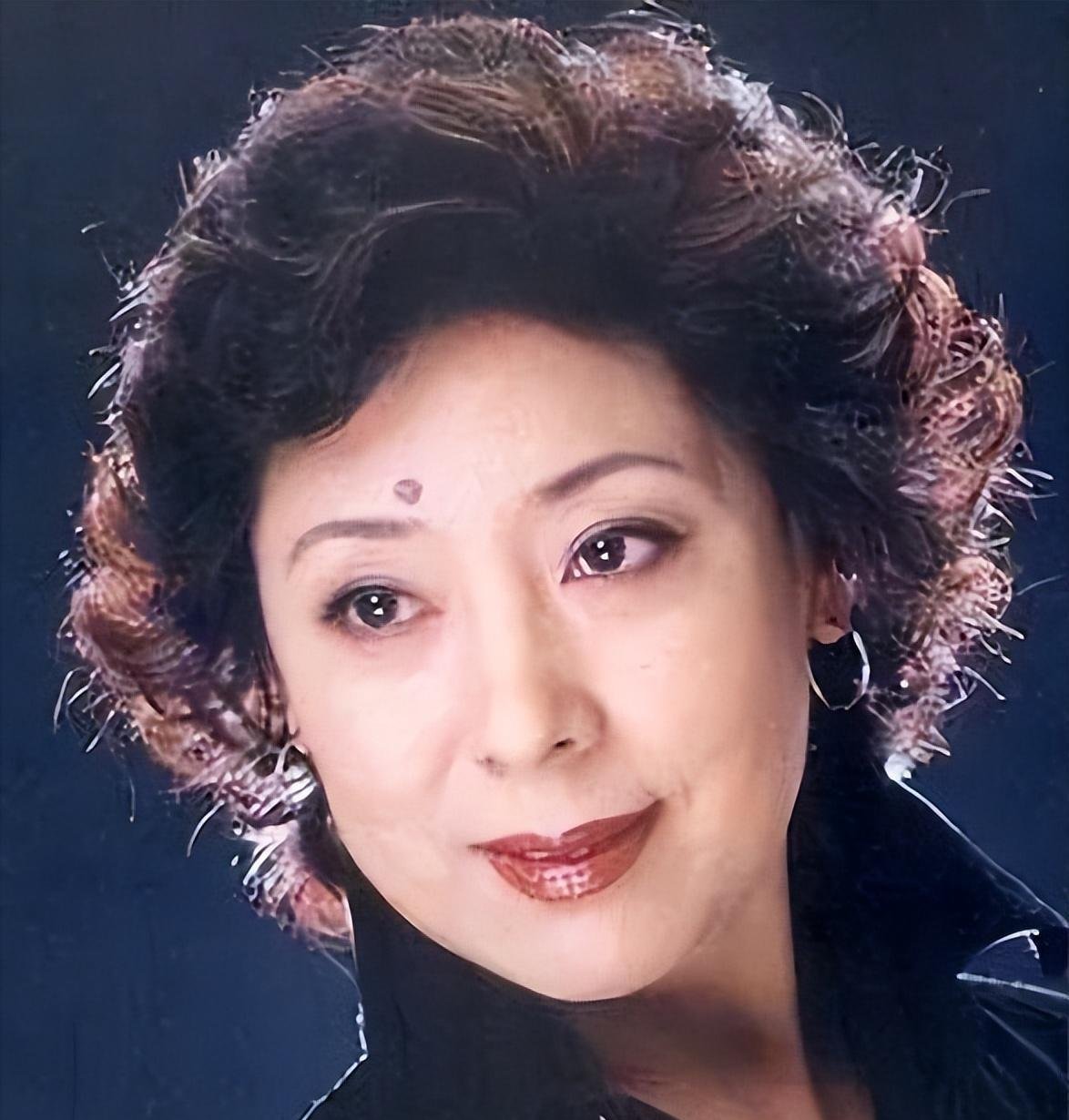 国家一级演员关牧村:10岁丧母36岁净身出户,2次拒美国绿卡