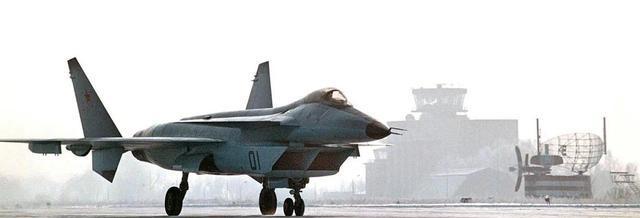 外媒:歼20抄袭俄罗斯米格144战机,这样的话能信吗?