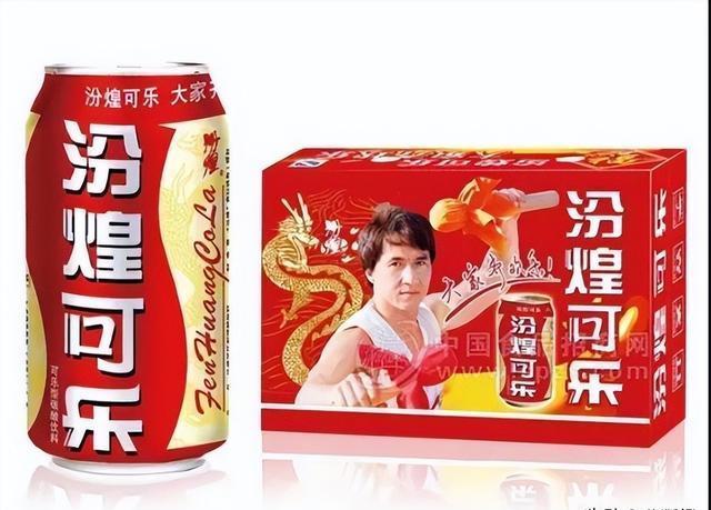 成龙"魔咒"有多"神",抱过的女星难脱单,代言的品牌也都倒闭