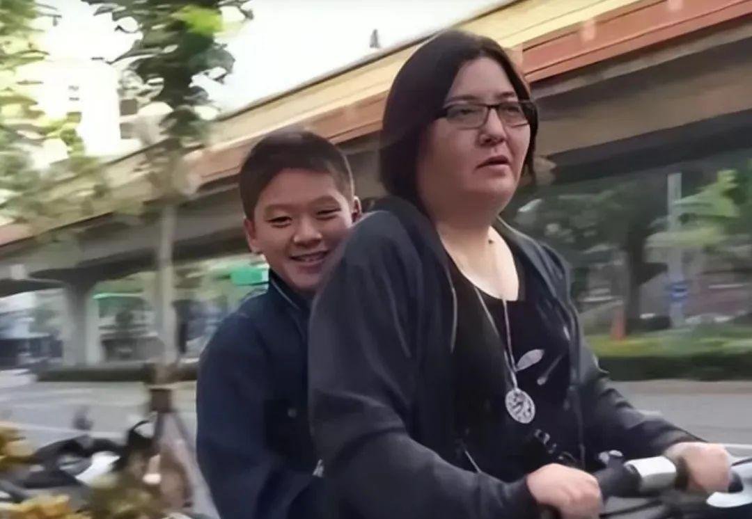 22年过去了,那个说要帮陈宝莲养儿子的邱黎宽,履行承诺了吗
