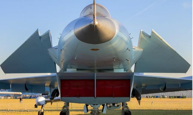 外媒:歼20抄袭俄罗斯米格144战机,这样的话能信吗?