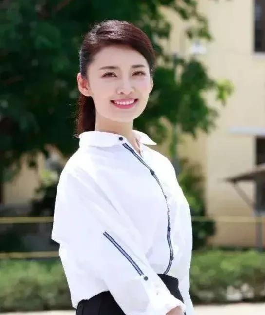 安徽卫视主持人马滢:把家庭当作自己化妆品,丈夫是体贴她的暖男