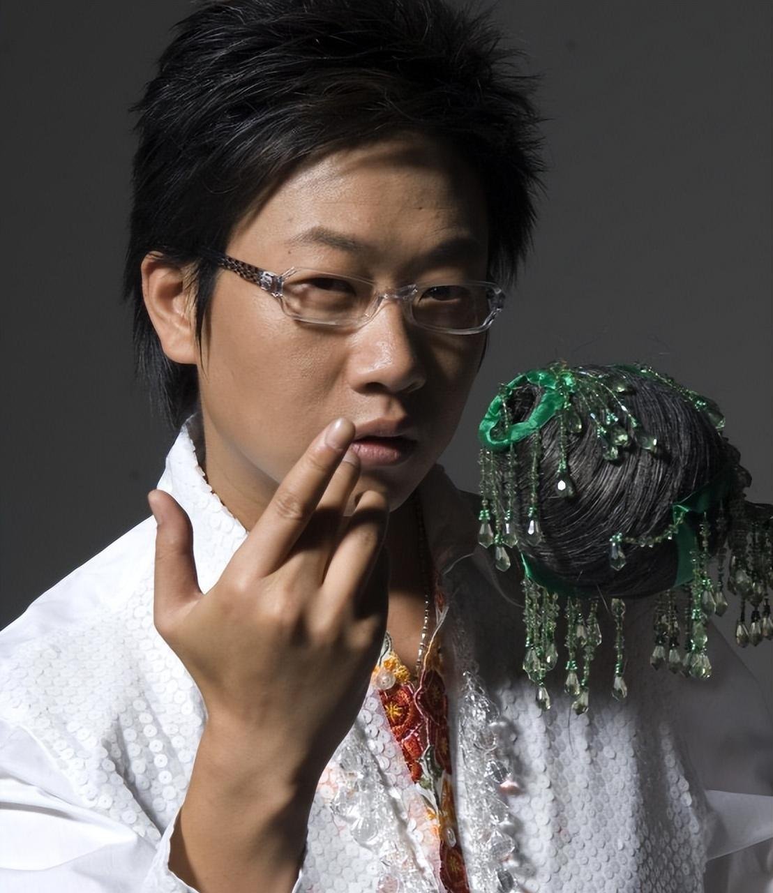 央视前主持人林海,走红后与妻子离婚,在节目上发飙事业坎坷