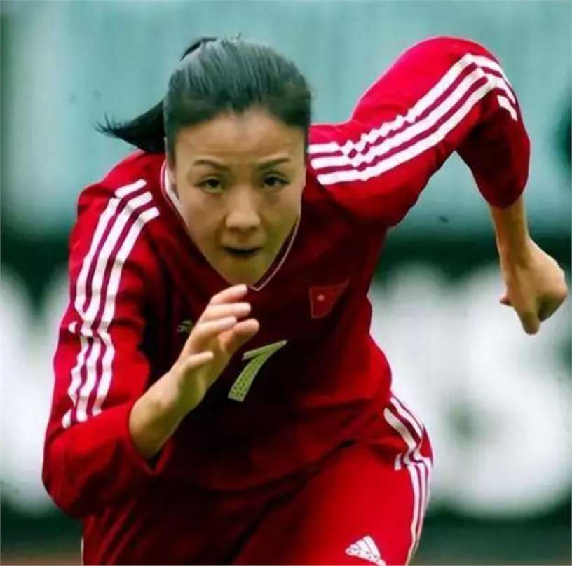 前女足国脚张欧影:在美国去世,临终前老公为其穿上7号球衣