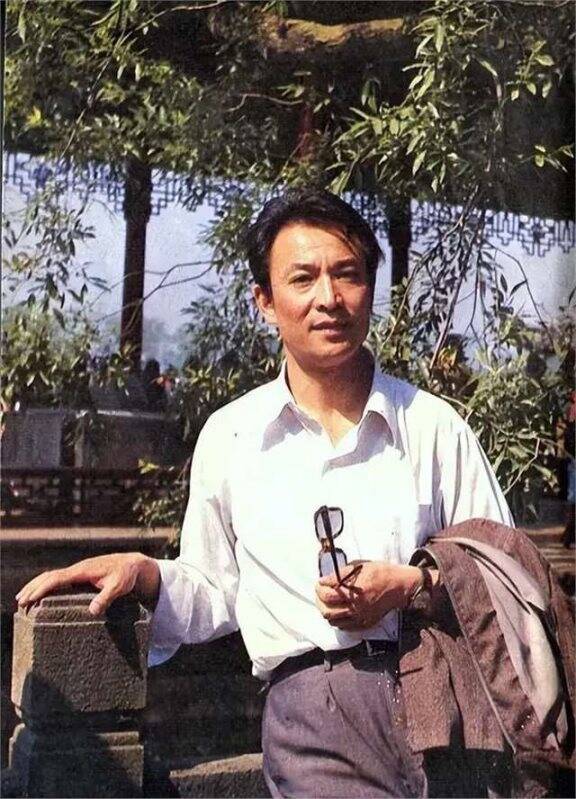 石维坚离世:9岁丧母,父亲与继母因他跳楼自杀,妻子是京剧名家