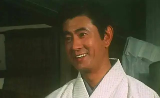 宇津井健:陪伴妻子40年,83岁弥留之际娶初恋,称我一直想这样做